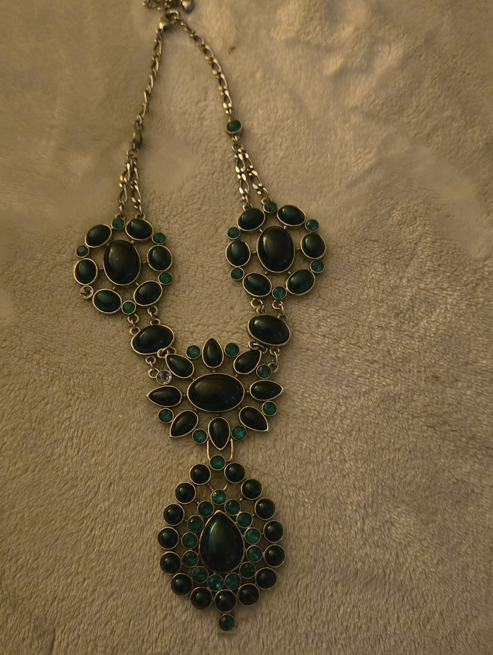 BEAUTIFUL ❤️ ❤️ ❤️ Green Stone Statement Necklace - Unbranded
